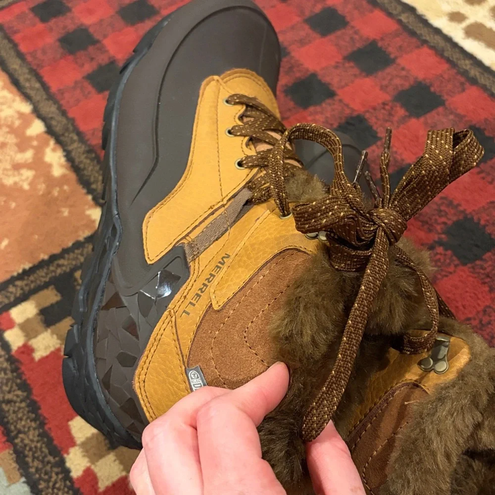 Womens merrell aurora 6+ ice winter boot with vibram soles and faux fur